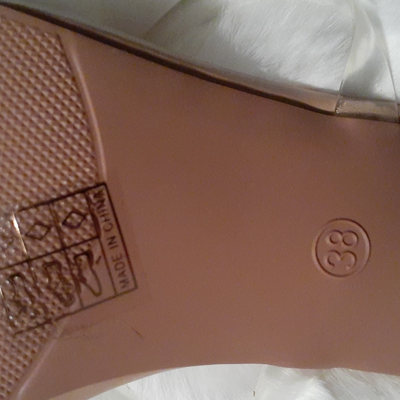 Heels - Picture 3 of 5